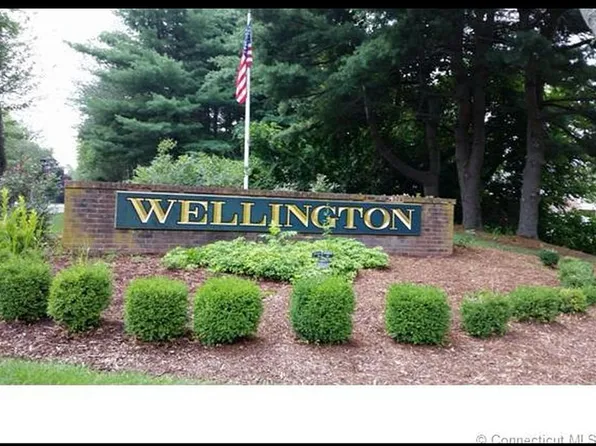 87 Wellington Dr, Farmington, CT 06032