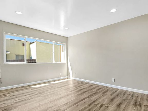 4th image of 932 Maltman Ave APT 14