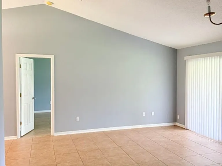 20 Palm Ln — Photo 5