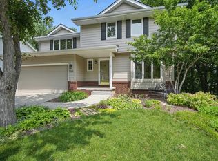 7029 Sharon Dr, Urbandale, IA 50322