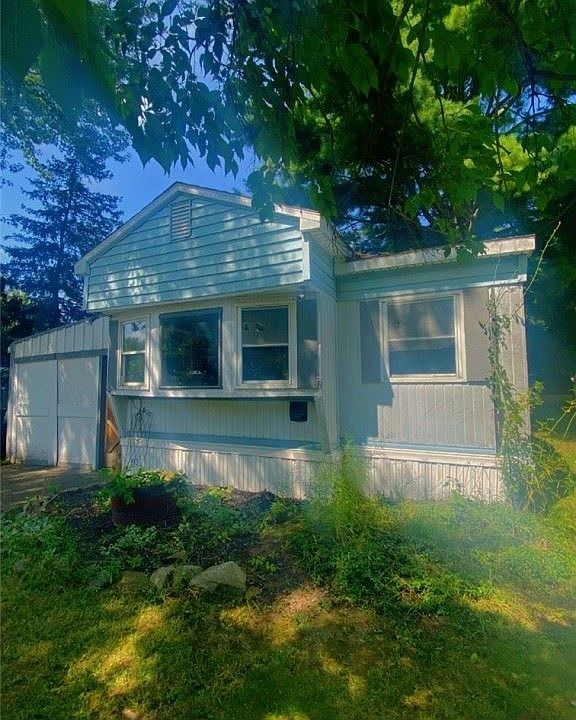 1st image of 18 Westfield Dr