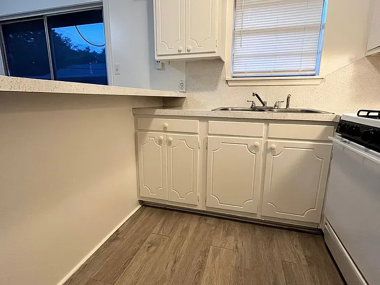 3rd Street Apartments — Photo 4