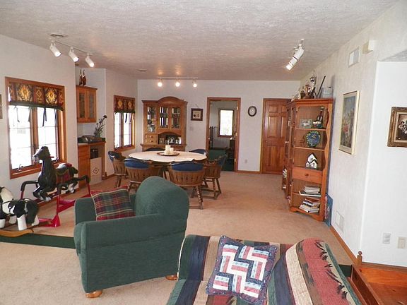 5th image of 1420 Crystal Lake Dr