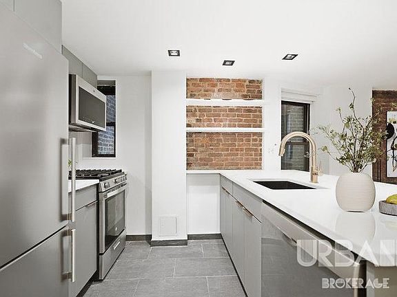 3rd image of 35 Grove St APT 2A