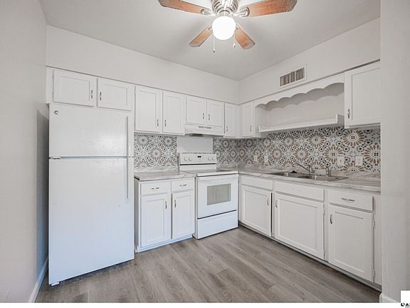 5th image of 2352 E Broadway Rd APT B