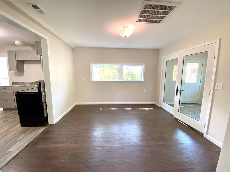 112 Pelfrey St — Photo 8