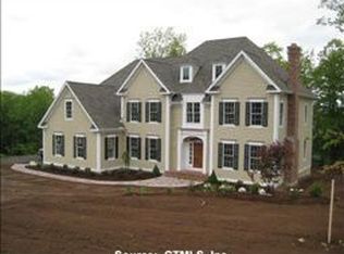 3 Livingston Rd, Collinsville, CT 06019