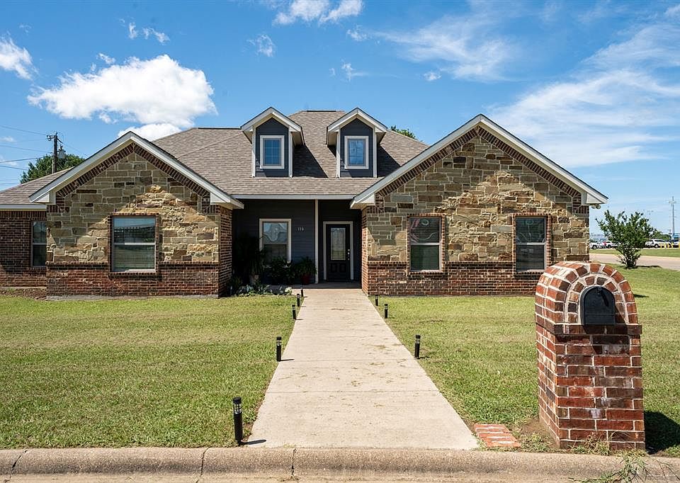1st image of 211 S Andrea Dr