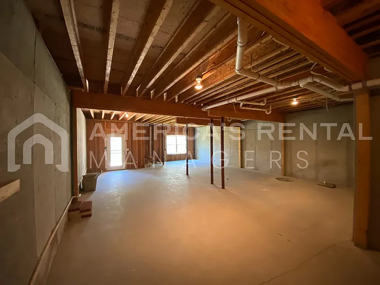 4230 Lochshire Ln — Photo 35