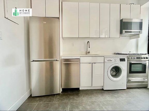 3rd image of 101 W 126th St APT 6F