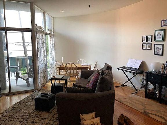 5th image of 1311 Lombard St APT 305