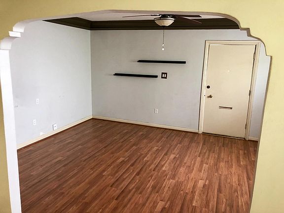 2nd image of 830 N Sierra Bonita Ave