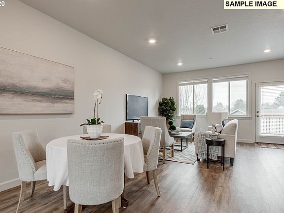 5th image of 172 Loganberry Ct #32