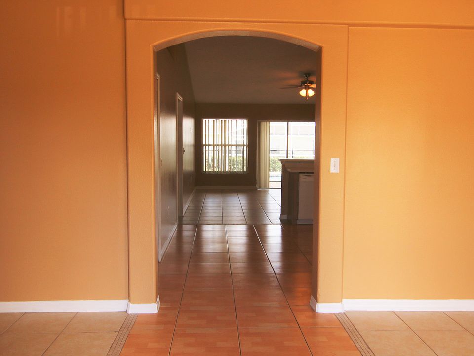 1st image of 722 Sunridge Woods Blvd