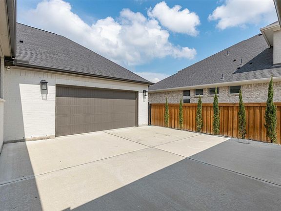 3rd image of 4097 Pleasant Ridge Dr