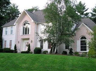 2 Chestnut Ln, Medfield, MA 02052