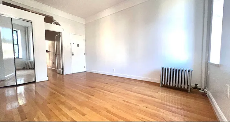 Rented by Bond New York | media 7