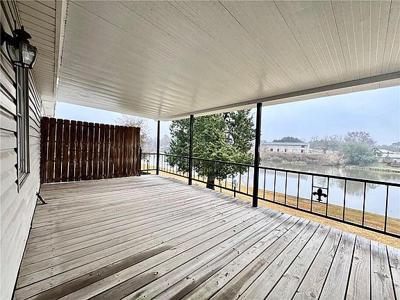 4th image of 803 Parkway Dr