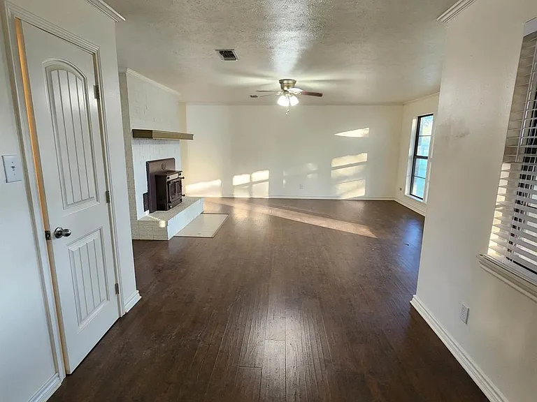 218 County Road 1500 — Photo 2