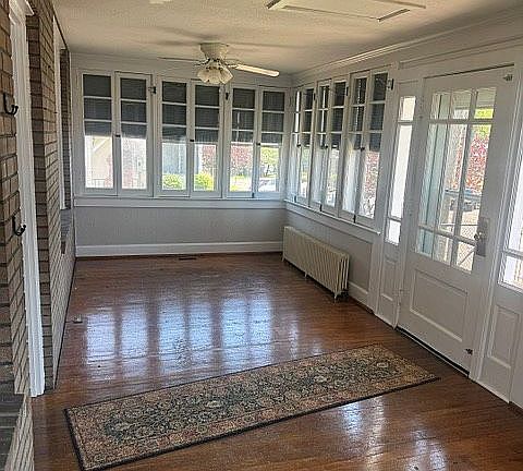 5th image of 215 Potomac Ave