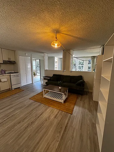 1129 Rycroft St #201 Photo 1