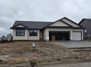 6279 Glenwood Dr, Marion, IA 52302