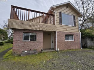 522 SE Hillside Dr, Roseburg, OR