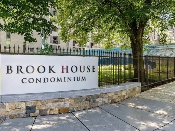 44 Washington St APT 1103, Brookline, MA 02445