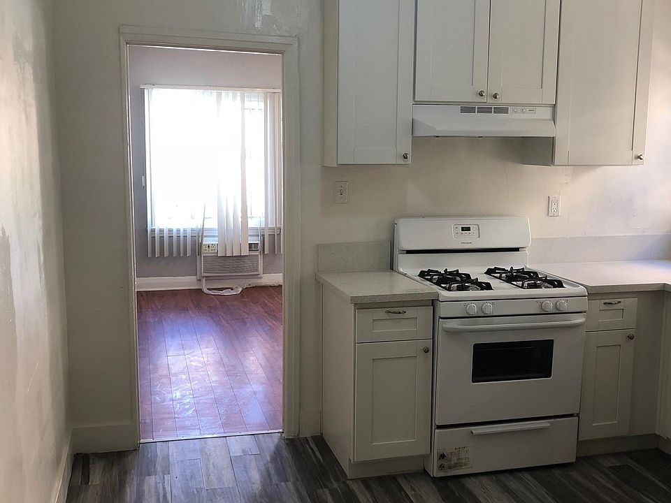 1st image of 947 S Bonnie Beach Pl