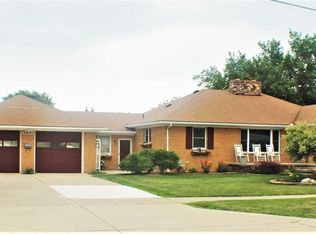 32200 Schoenherr Rd, Warren, MI 48088