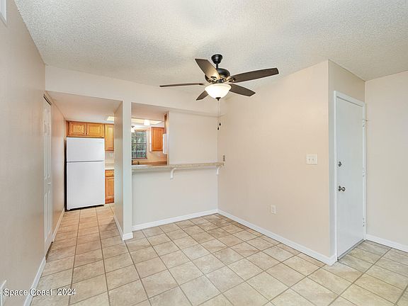 3rd image of 244 Berkshire Ln