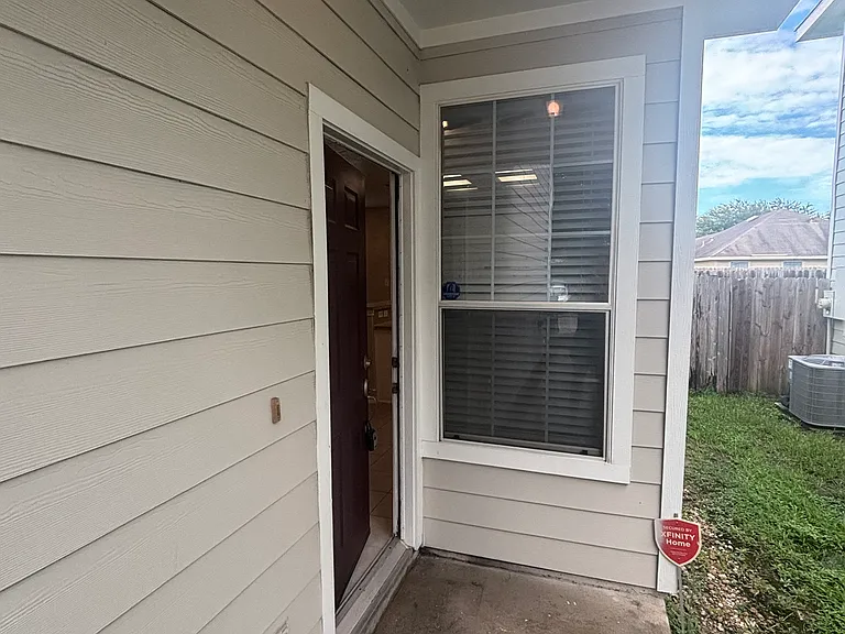 8805 Elm Drake Ln — Photo 4