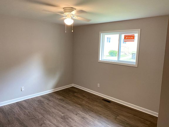 5th image of 716 Marsh St