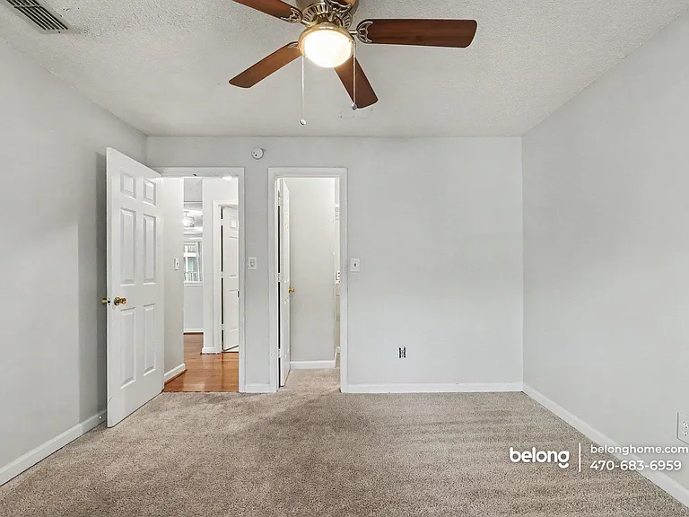 319 Granville Ct — Photo 5