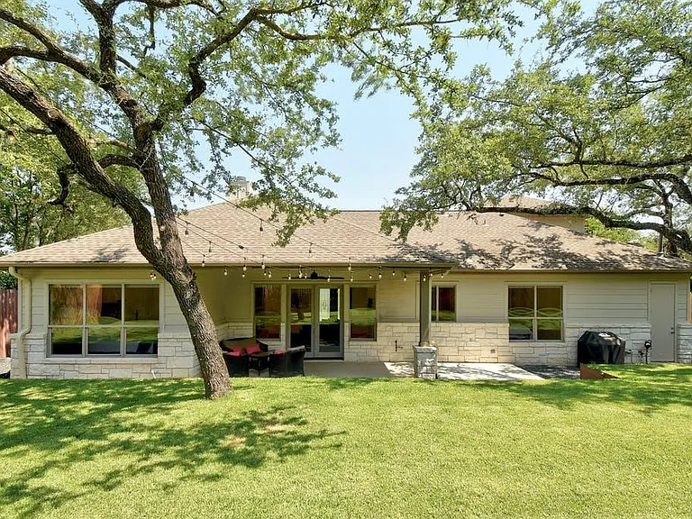 1006 Lipan Trl — Photo 29