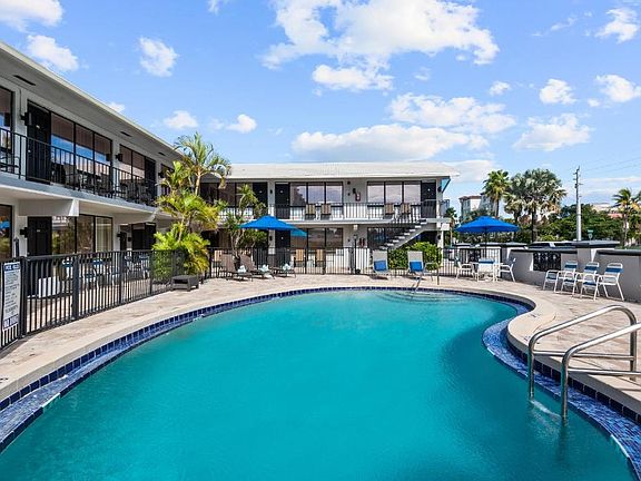 3rd image of 735 S Ocean Dr #2