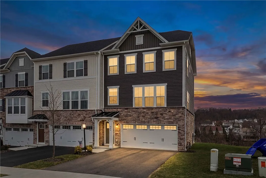 408 Scharberry Ln photo 1