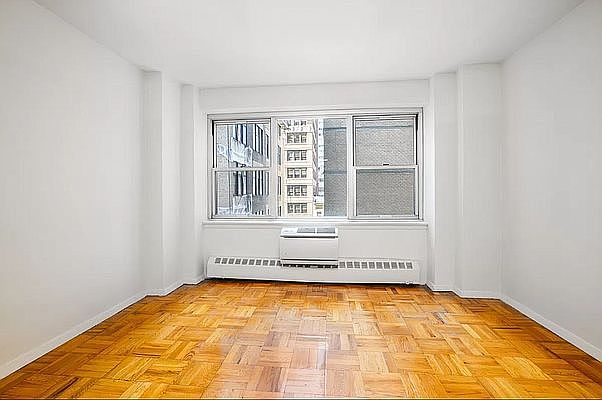 1st image of 300 E 40th St APT 10B