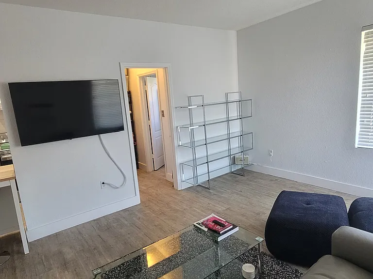 820 Euclid Ave #301 — Photo 5