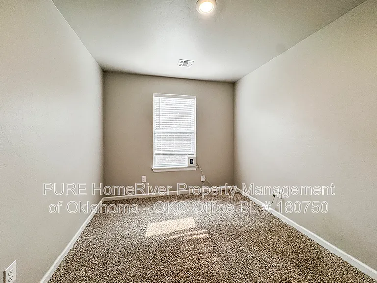 2516 Rosewood Ln — Photo 10