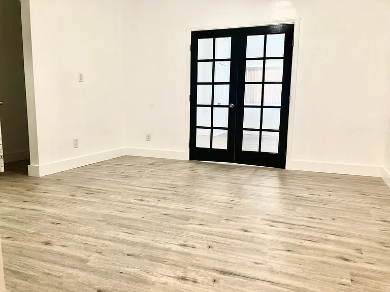 121 N New Hampshire Ave #101 — Photo 3