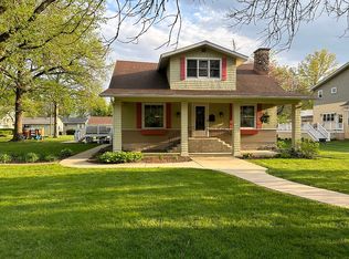907 E 1st North St, Carlinville, IL