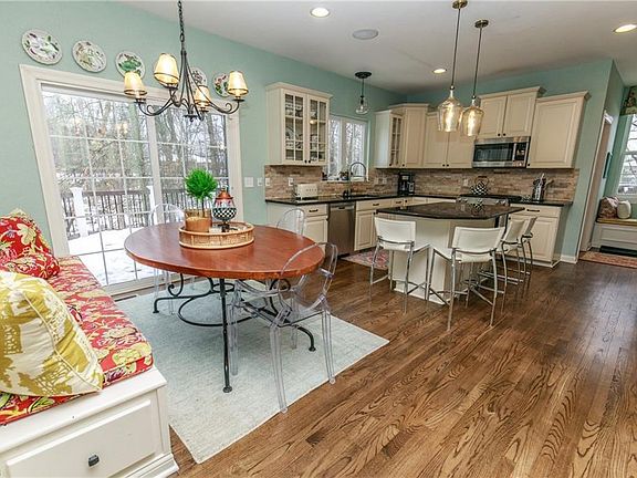 3rd image of 7301 Cascade Creek Ln