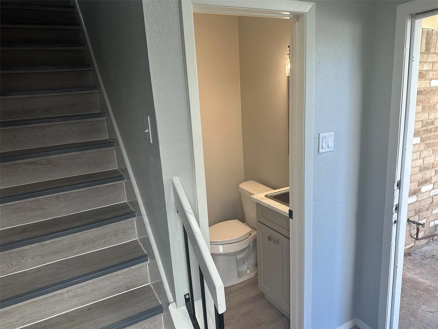 3 bed, 1.5 bath, 2062 sqft, $1,850 — Photo 4