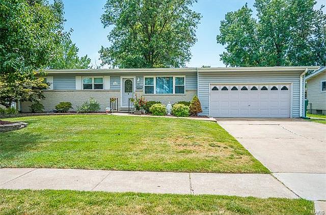 1st image of 740 Pelican Ln