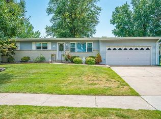 740 Pelican Ln, Florissant, MO
