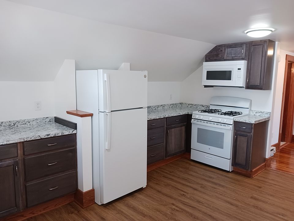 1st image of 122 W Wendell St #3