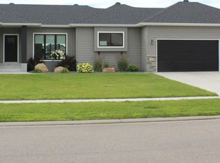 4229 Pine Pkwy S, Fargo, ND 58104