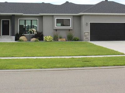 4229 Pine Pkwy S, Fargo, ND, 58104