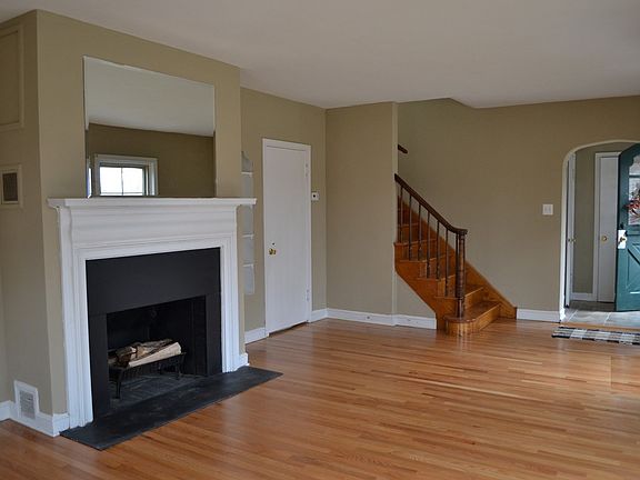 3rd image of 9714 S Avers Ave